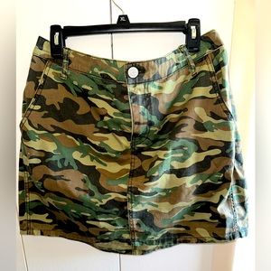 Dickies army mini skirt